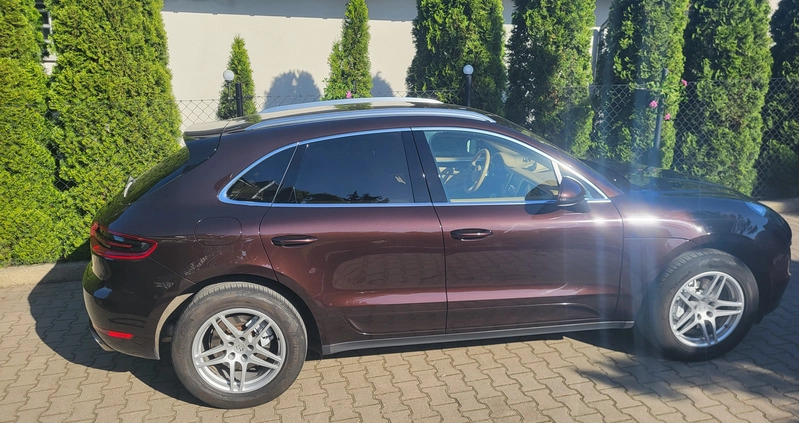 Porsche Macan cena 159500 przebieg: 139500, rok produkcji 2015 z Sochaczew małe 121